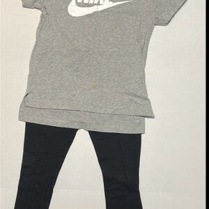 Nike Girls Gray Short Sleeve Tee w/Black Leggings Size S